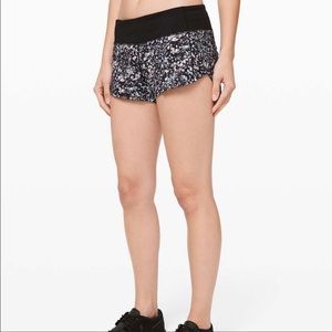 Lululemon Speed Up Shorts 2.5” in Floral Spritz Multi Black - Size 4.